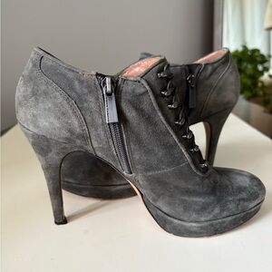 Vince Camuto Gray Suede Zip Up Booties size 8